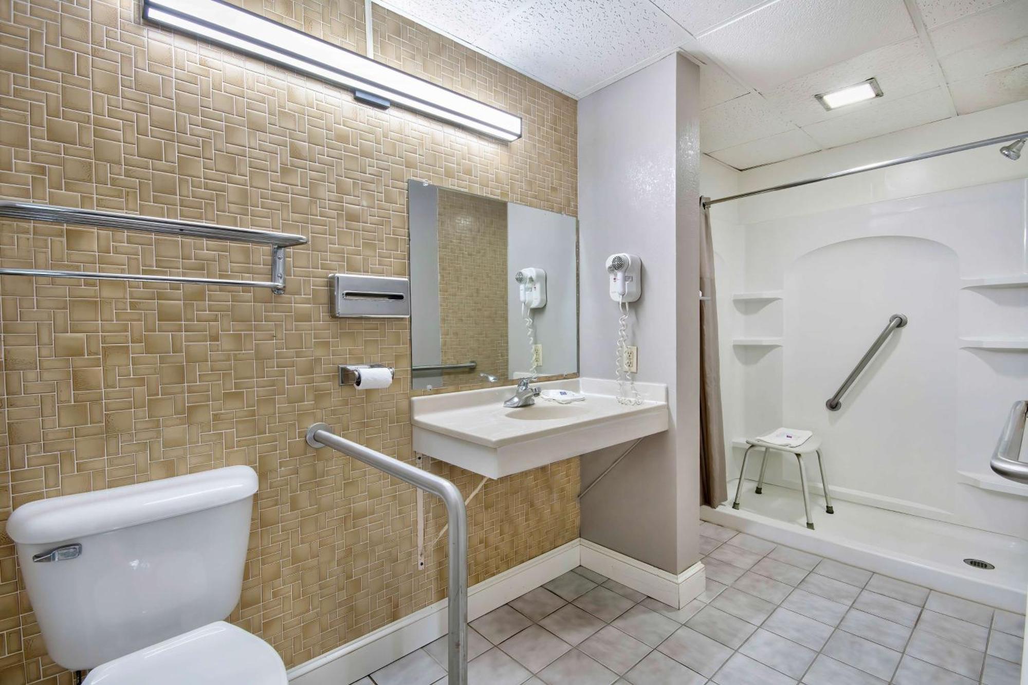 Hotel 6-springfield, Oh 2*