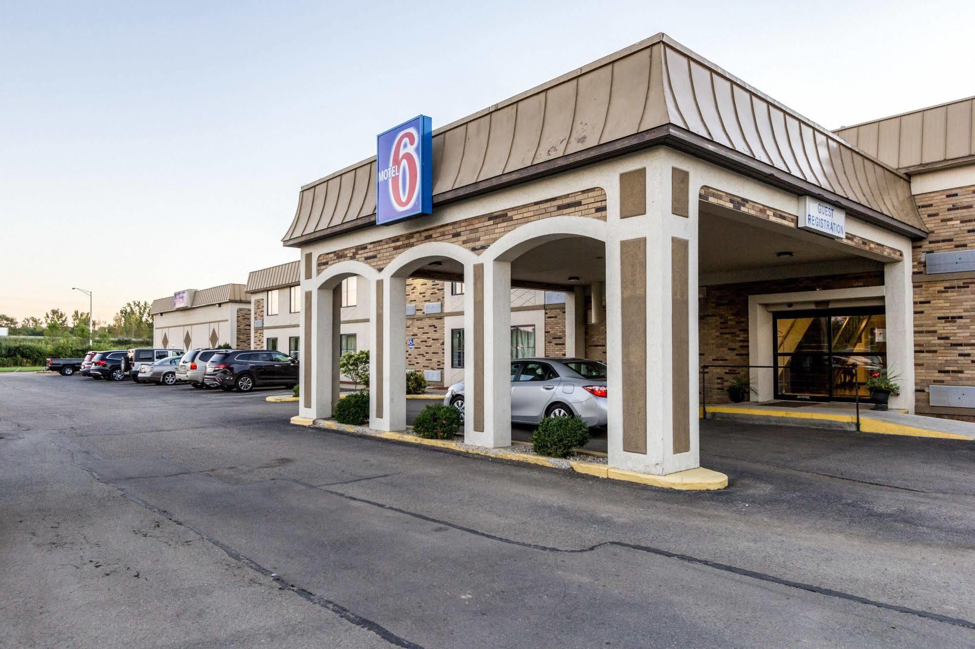 Hotel 6-springfield, Oh 2*